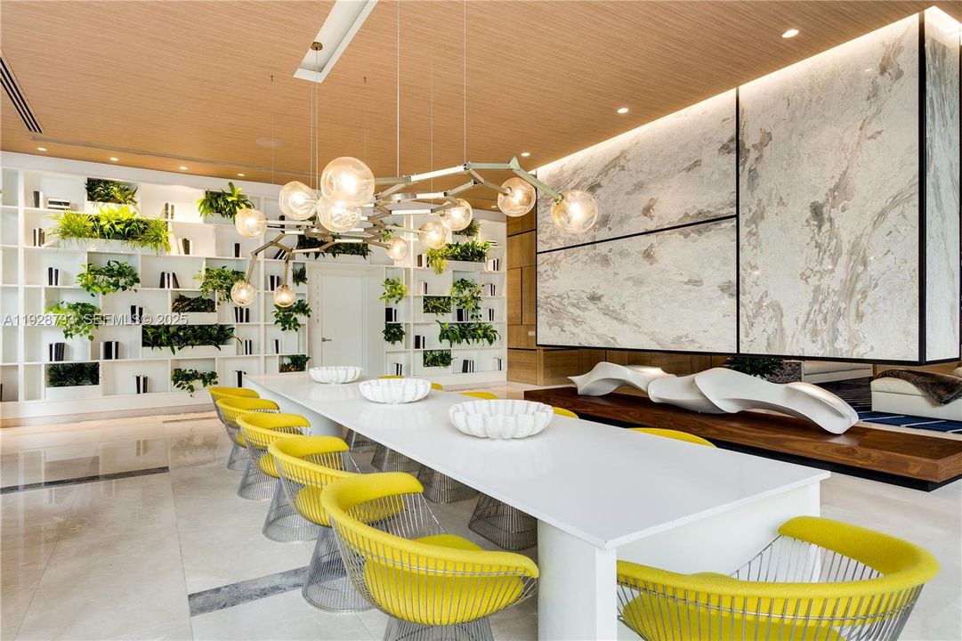 В аренду: $6,000 (2 спален, 2 ванн, 1048 Квадратных фут)