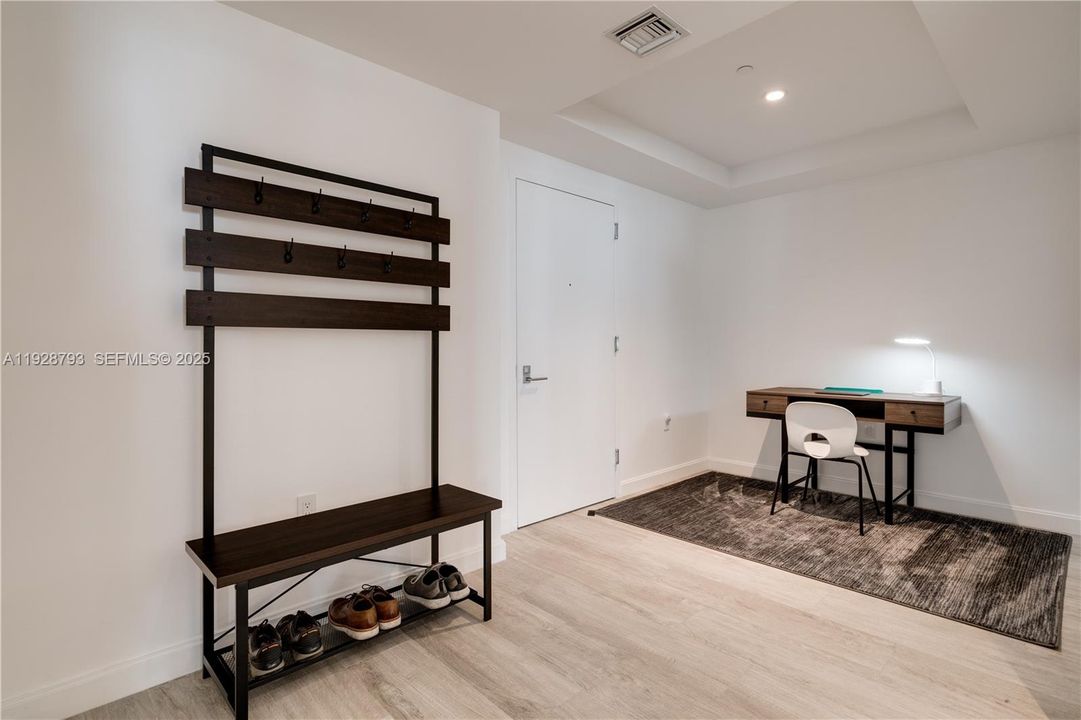 В аренду: $6,000 (2 спален, 2 ванн, 1048 Квадратных фут)