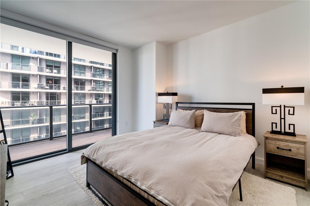 В аренду: $6,000 (2 спален, 2 ванн, 1048 Квадратных фут)