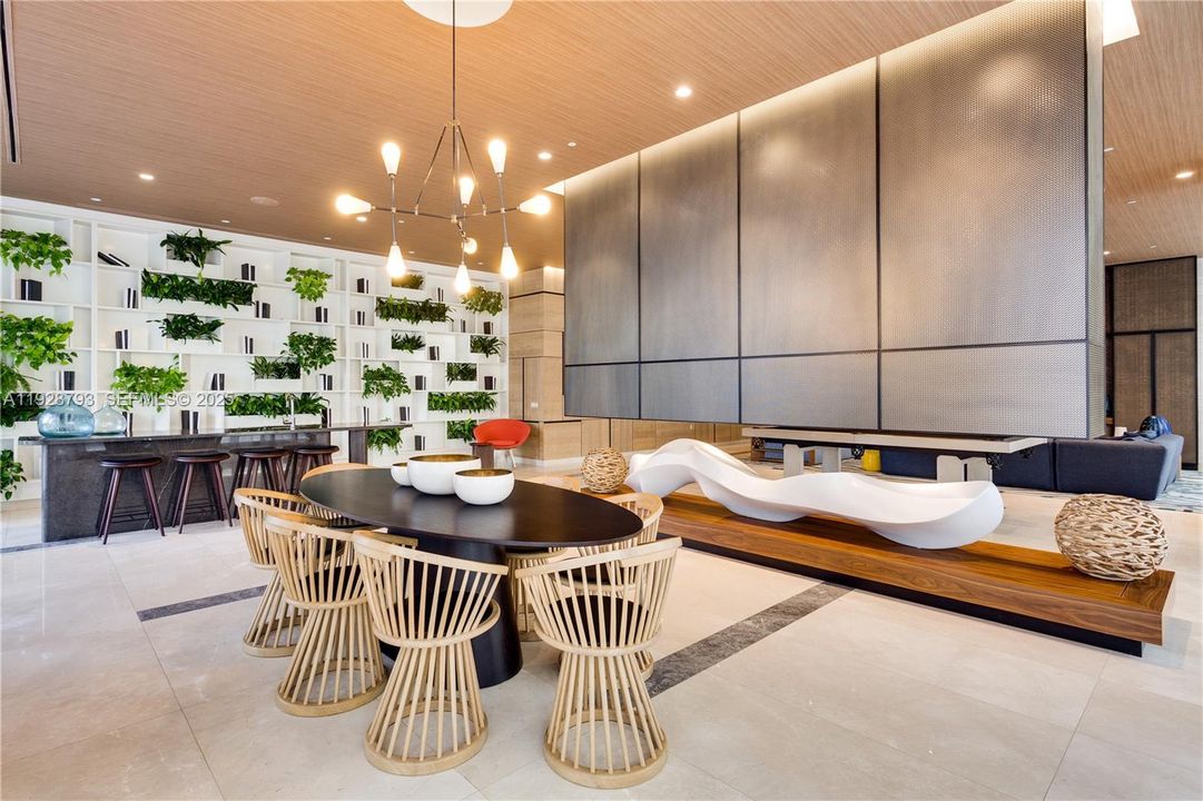 В аренду: $6,000 (2 спален, 2 ванн, 1048 Квадратных фут)