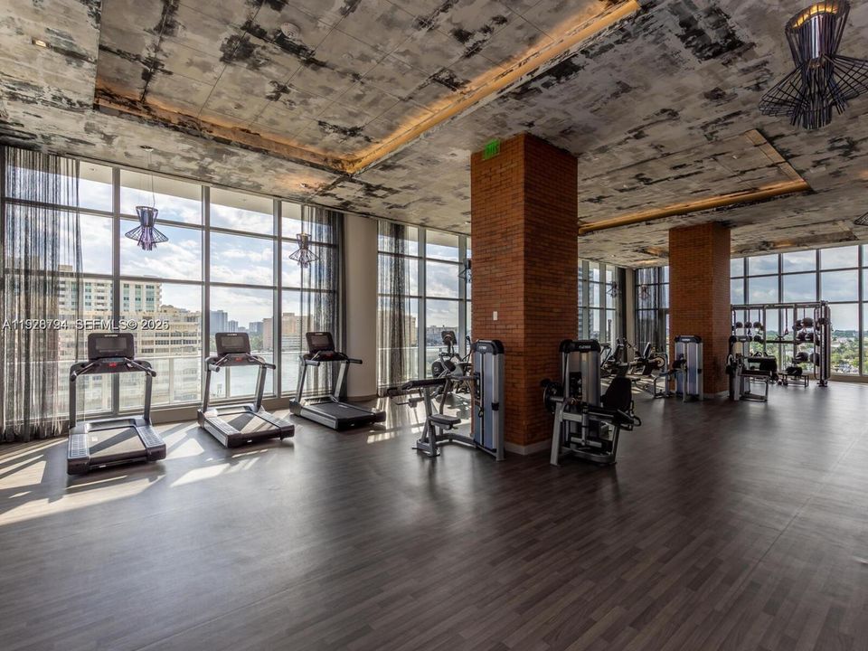 На продажу: $700,000 (2 спален, 2 ванн, 1044 Квадратных фут)