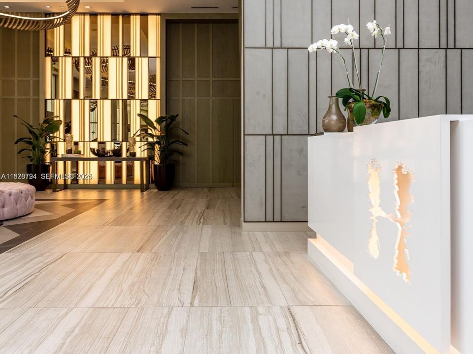 На продажу: $700,000 (2 спален, 2 ванн, 1044 Квадратных фут)