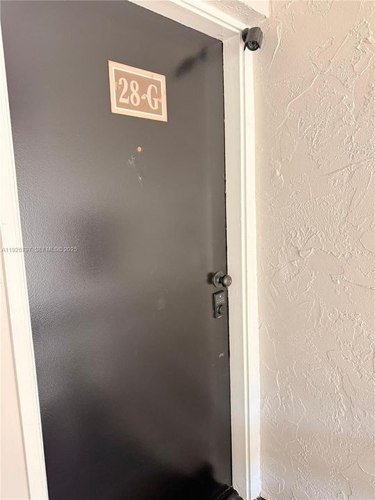 For Rent: $1,600 (2 beds, 1 baths, 840 Square Feet)