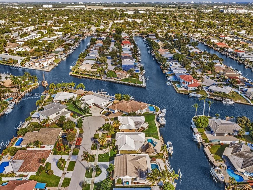 En Venta: $1,250,000 (4 camas, 3 baños, 1780 Pies cuadrados)