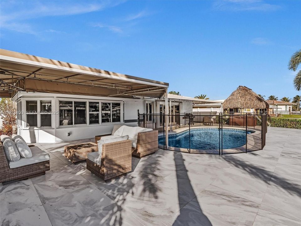 En Venta: $1,250,000 (4 camas, 3 baños, 1780 Pies cuadrados)