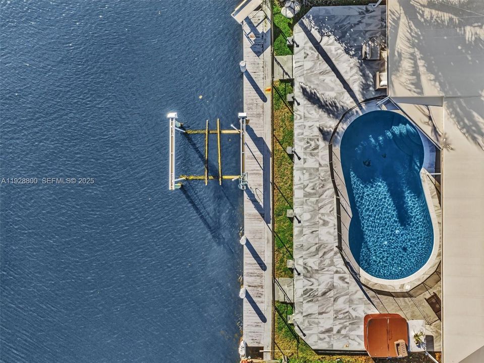 En Venta: $1,250,000 (4 camas, 3 baños, 1780 Pies cuadrados)