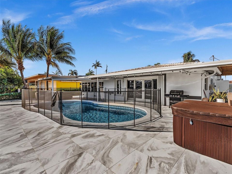 En Venta: $1,250,000 (4 camas, 3 baños, 1780 Pies cuadrados)