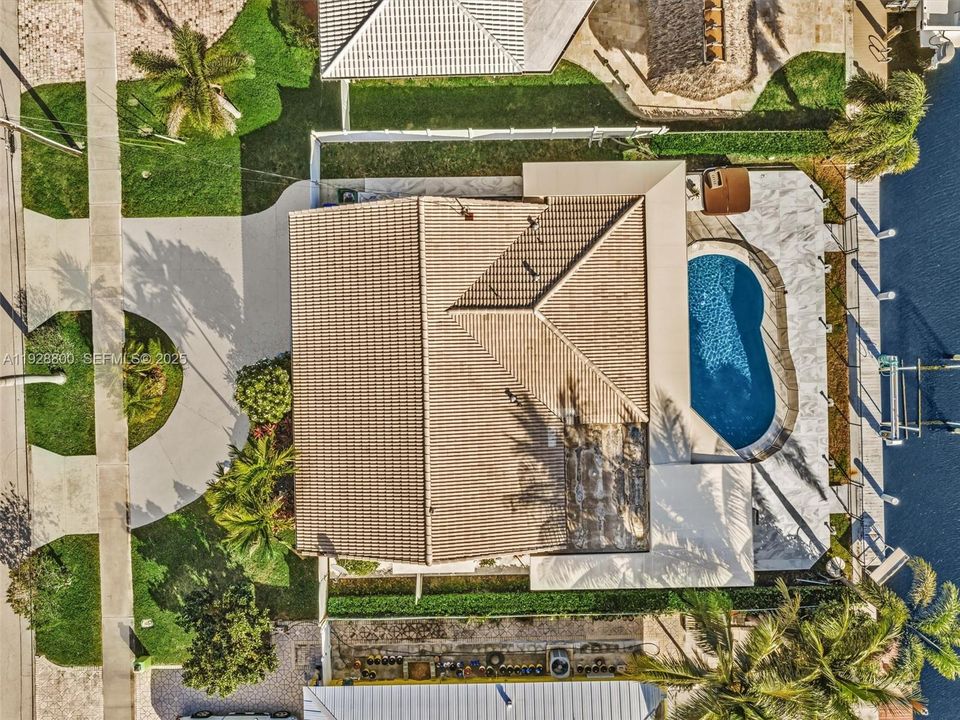 En Venta: $1,250,000 (4 camas, 3 baños, 1780 Pies cuadrados)