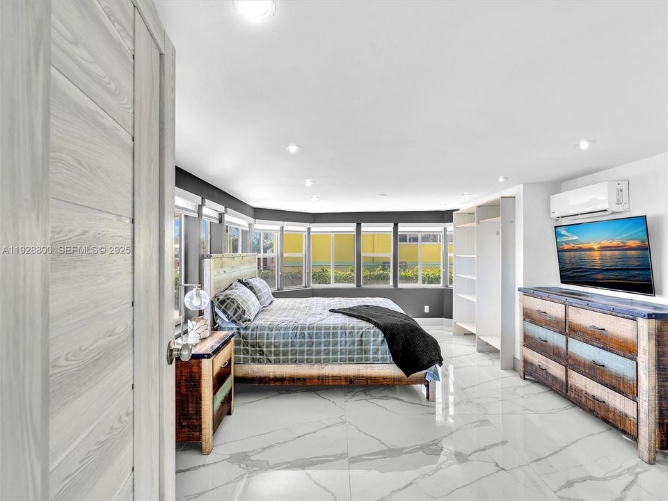 En Venta: $1,250,000 (4 camas, 3 baños, 1780 Pies cuadrados)