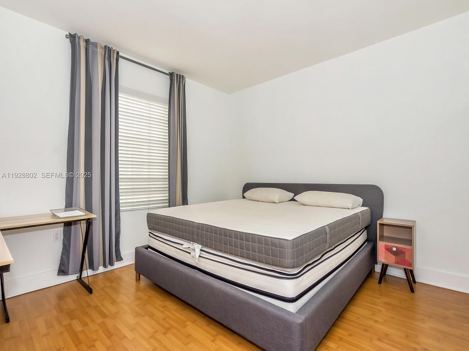 En Venta: $320,000 (1 camas, 1 baños, 737 Pies cuadrados)