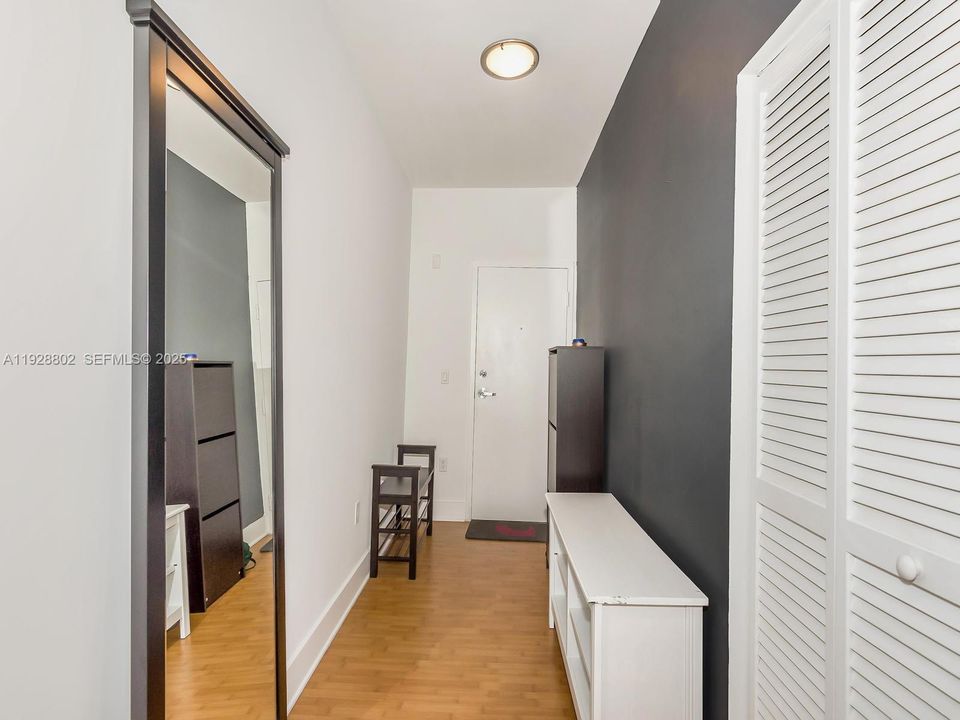 En Venta: $320,000 (1 camas, 1 baños, 737 Pies cuadrados)