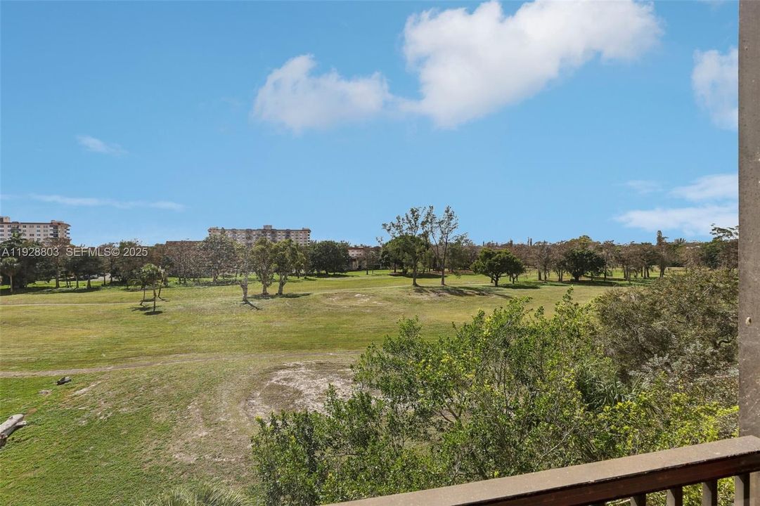 На продажу: $159,000 (2 спален, 2 ванн, 1085 Квадратных фут)