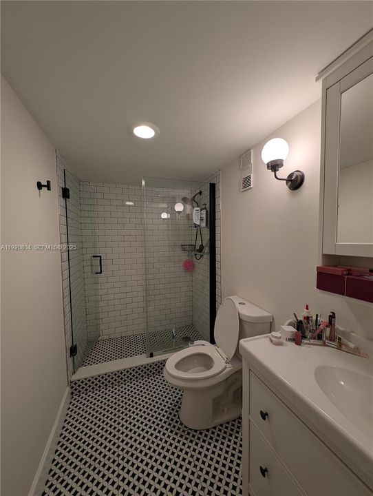 For Rent: $2,450 (2 beds, 2 baths, 1257 Square Feet)