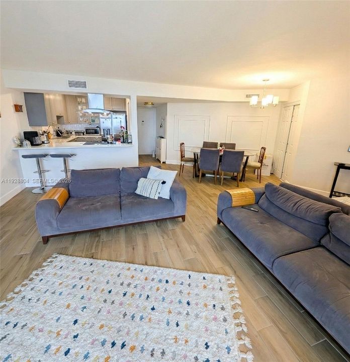 For Rent: $2,450 (2 beds, 2 baths, 1257 Square Feet)