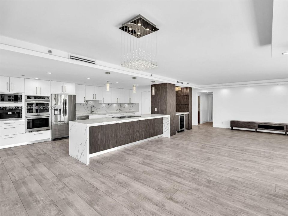 待售: $890,000 (2 贝兹, 2 浴室, 1887 平方英尺)