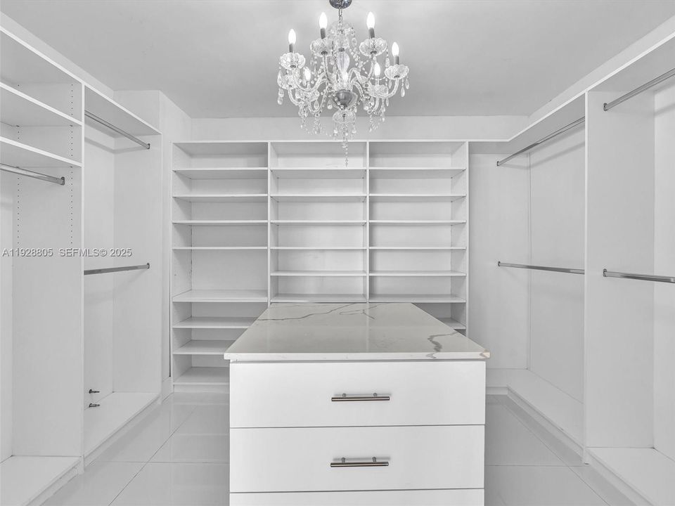 待售: $890,000 (2 贝兹, 2 浴室, 1887 平方英尺)