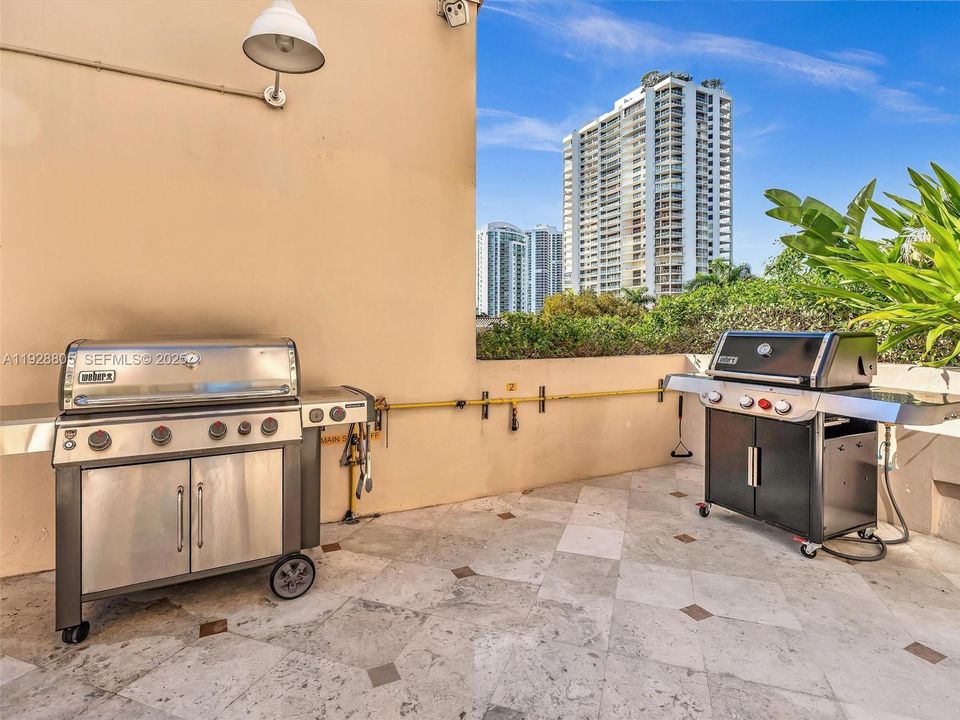 待售: $890,000 (2 贝兹, 2 浴室, 1887 平方英尺)