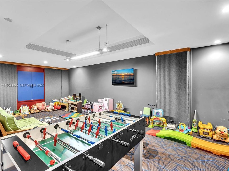 待售: $890,000 (2 贝兹, 2 浴室, 1887 平方英尺)