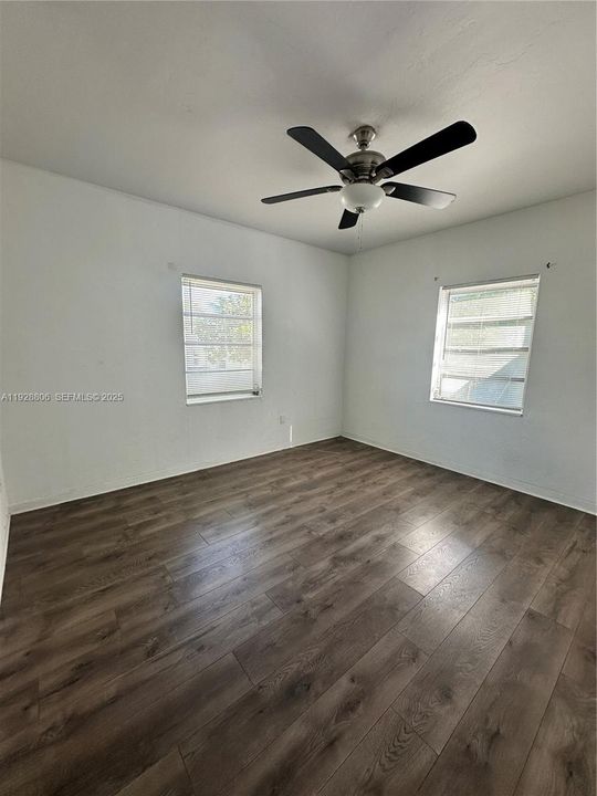 В аренду: $3,300 (3 спален, 1 ванн, 1200 Квадратных фут)