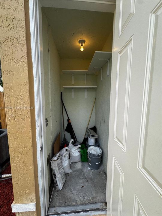 For Rent: $2,300 (3 beds, 2 baths, 1325 Square Feet)