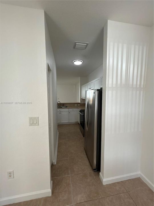 For Rent: $2,300 (3 beds, 2 baths, 1325 Square Feet)