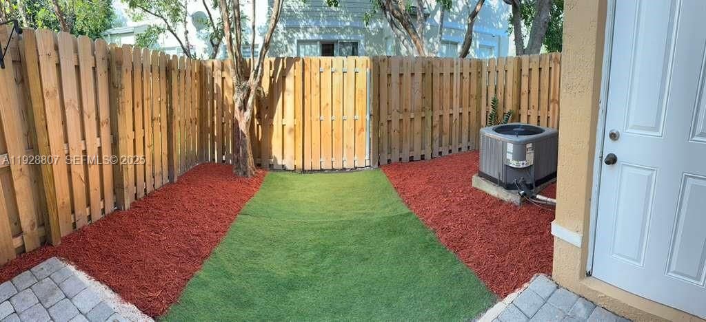 For Rent: $2,300 (3 beds, 2 baths, 1325 Square Feet)