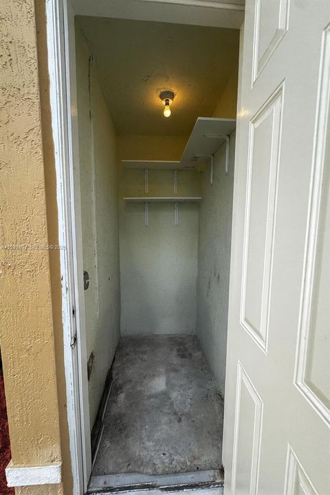 For Rent: $2,300 (3 beds, 2 baths, 1325 Square Feet)