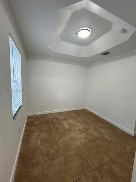 For Rent: $2,300 (3 beds, 2 baths, 1325 Square Feet)