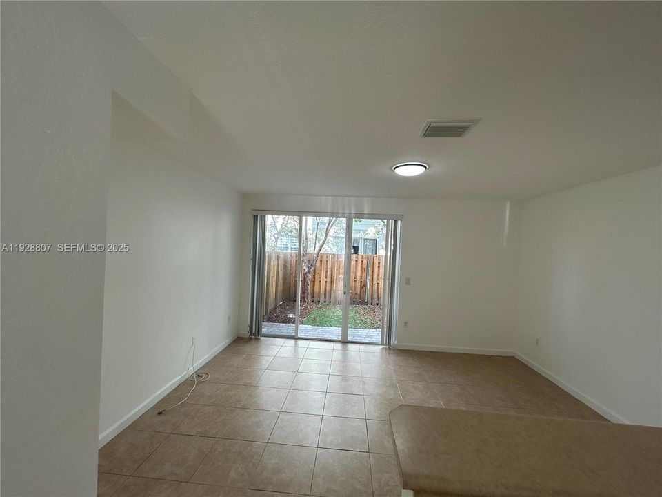 For Rent: $2,300 (3 beds, 2 baths, 1325 Square Feet)