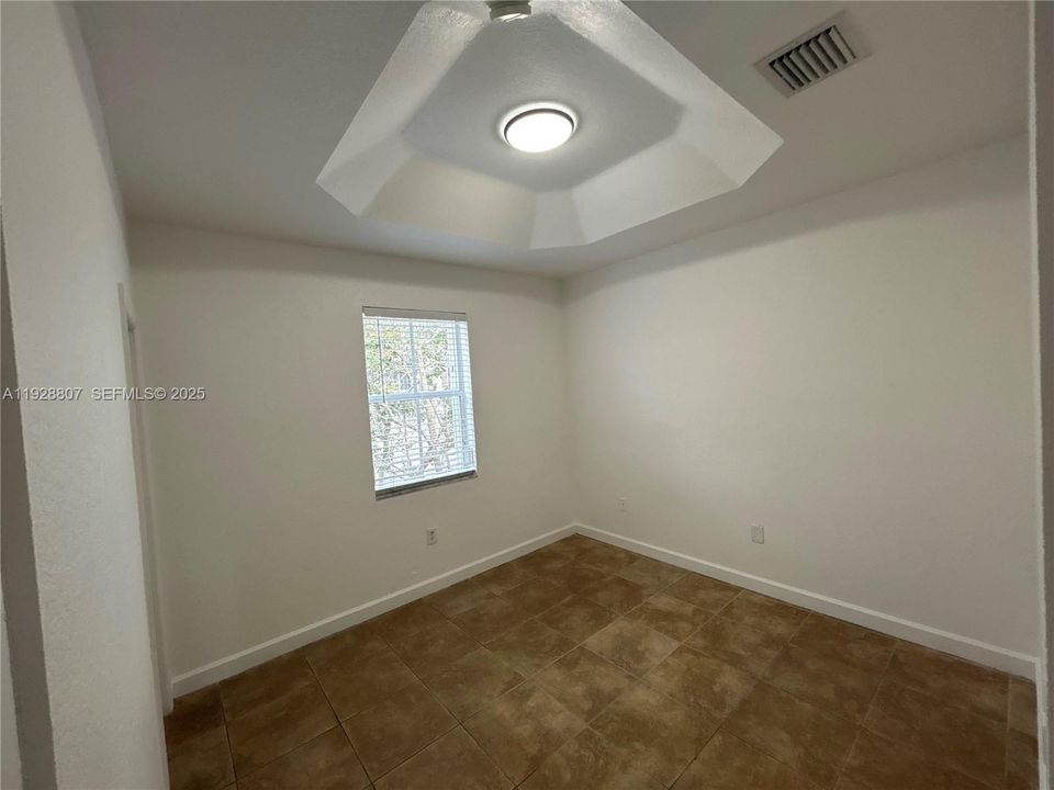 For Rent: $2,300 (3 beds, 2 baths, 1325 Square Feet)