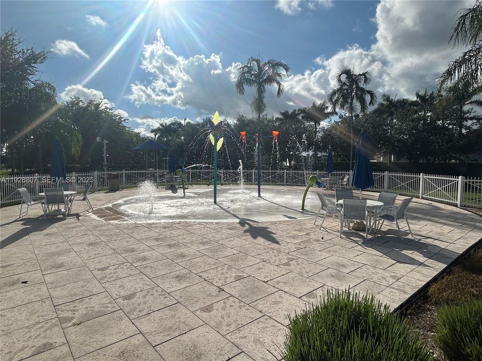 For Rent: $2,300 (3 beds, 2 baths, 1325 Square Feet)