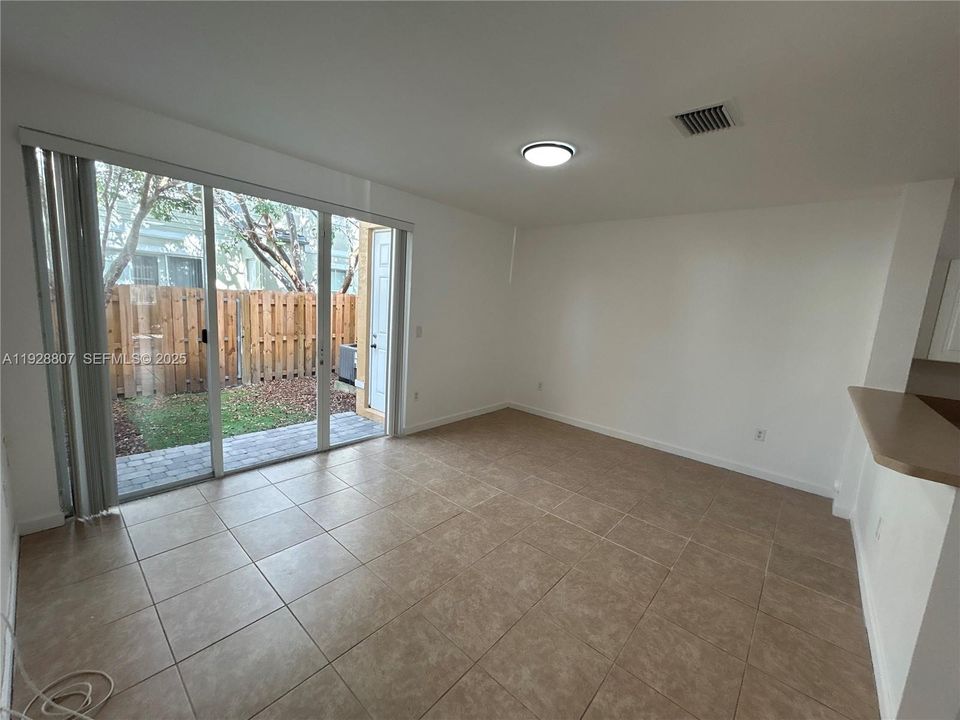 For Rent: $2,300 (3 beds, 2 baths, 1325 Square Feet)