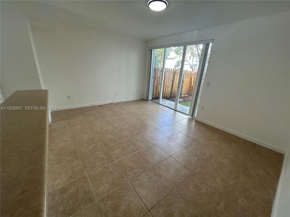 For Rent: $2,300 (3 beds, 2 baths, 1325 Square Feet)