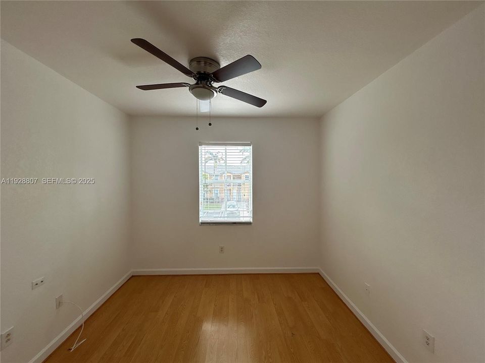 For Rent: $2,300 (3 beds, 2 baths, 1325 Square Feet)