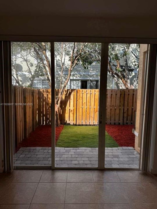 For Rent: $2,300 (3 beds, 2 baths, 1325 Square Feet)