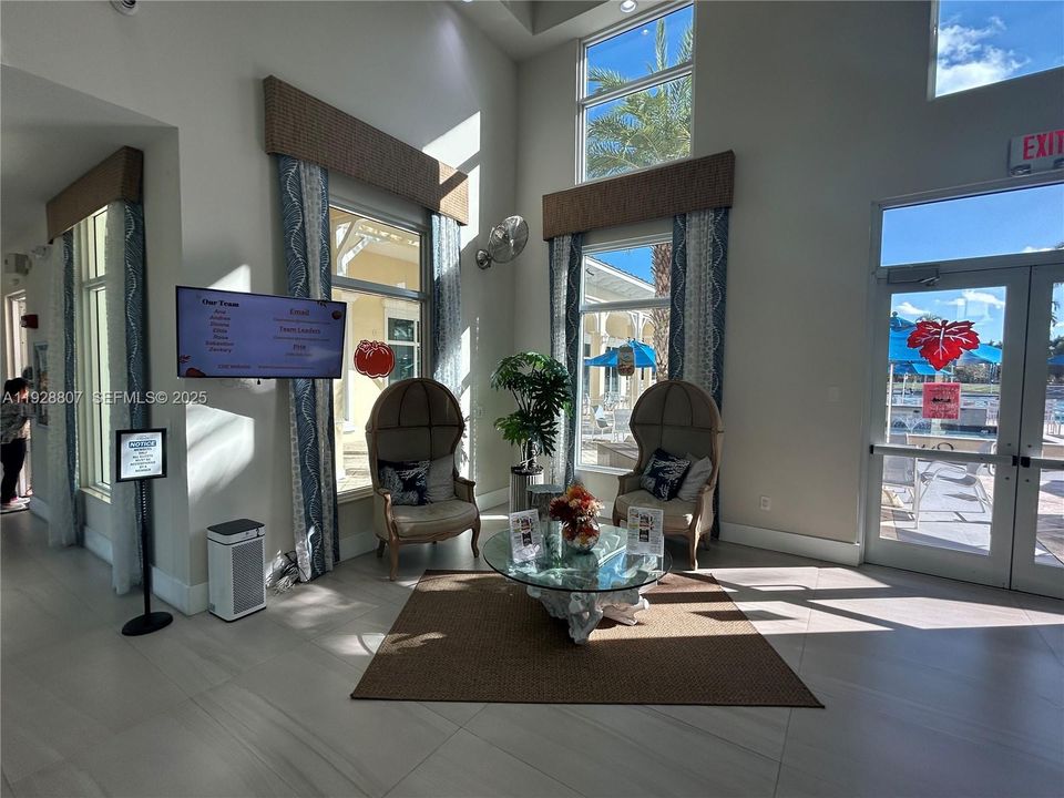 For Rent: $2,300 (3 beds, 2 baths, 1325 Square Feet)