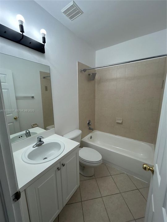 For Rent: $2,300 (3 beds, 2 baths, 1325 Square Feet)