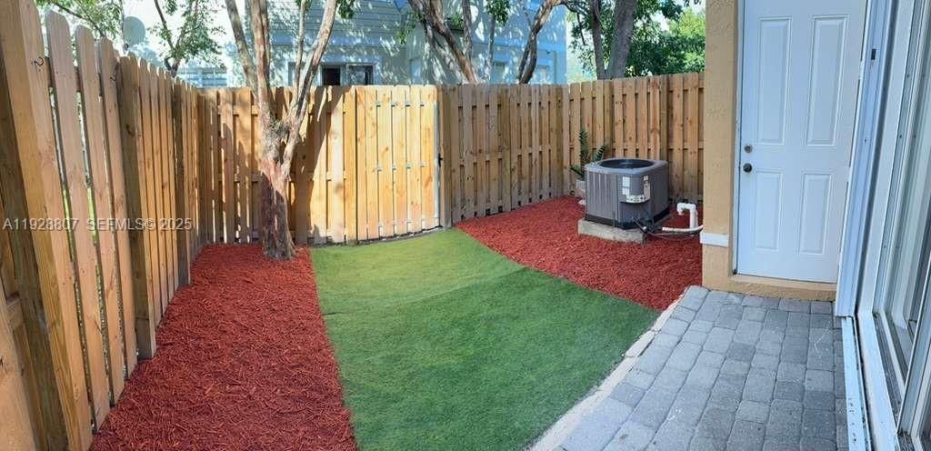 For Rent: $2,300 (3 beds, 2 baths, 1325 Square Feet)