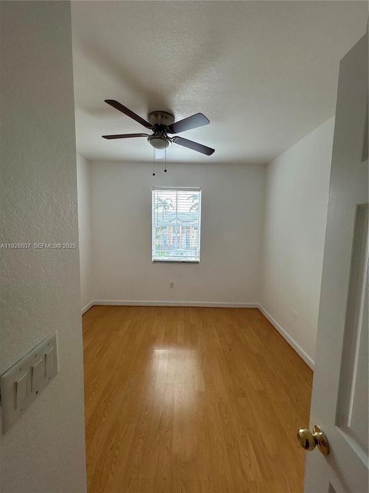 For Rent: $2,300 (3 beds, 2 baths, 1325 Square Feet)