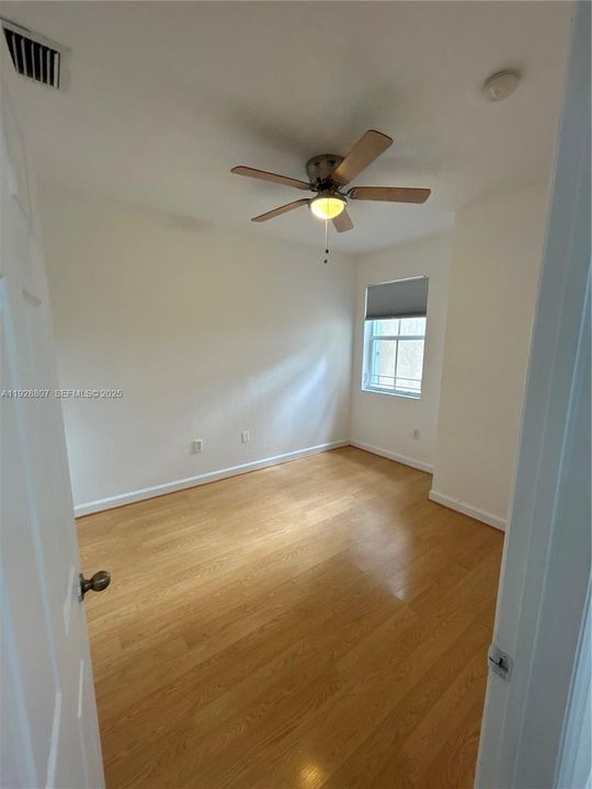 For Rent: $2,300 (3 beds, 2 baths, 1325 Square Feet)
