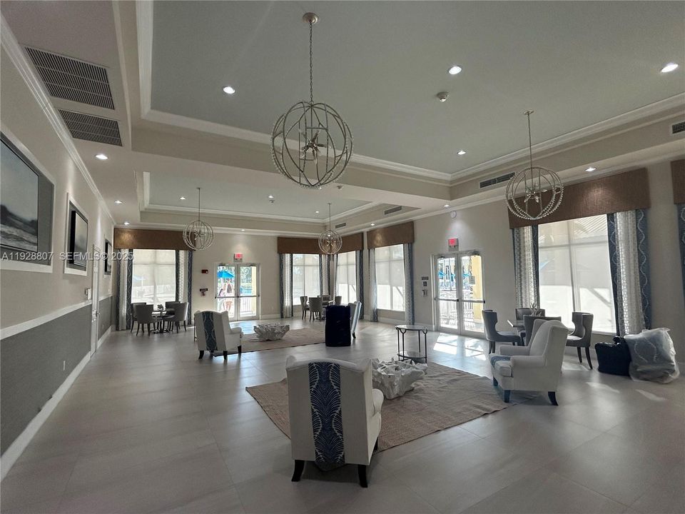 For Rent: $2,300 (3 beds, 2 baths, 1325 Square Feet)