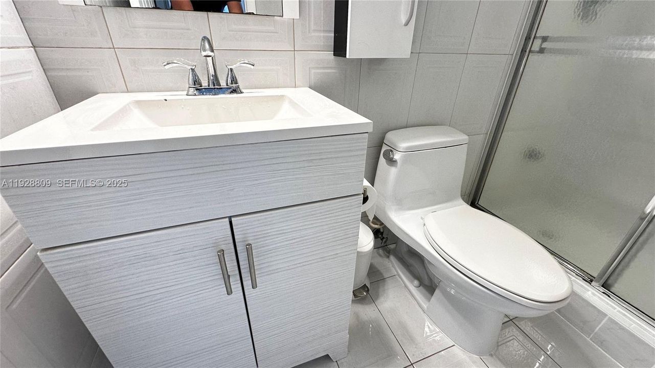 В аренду: $2,200 (2 спален, 1 ванн, 768 Квадратных фут)