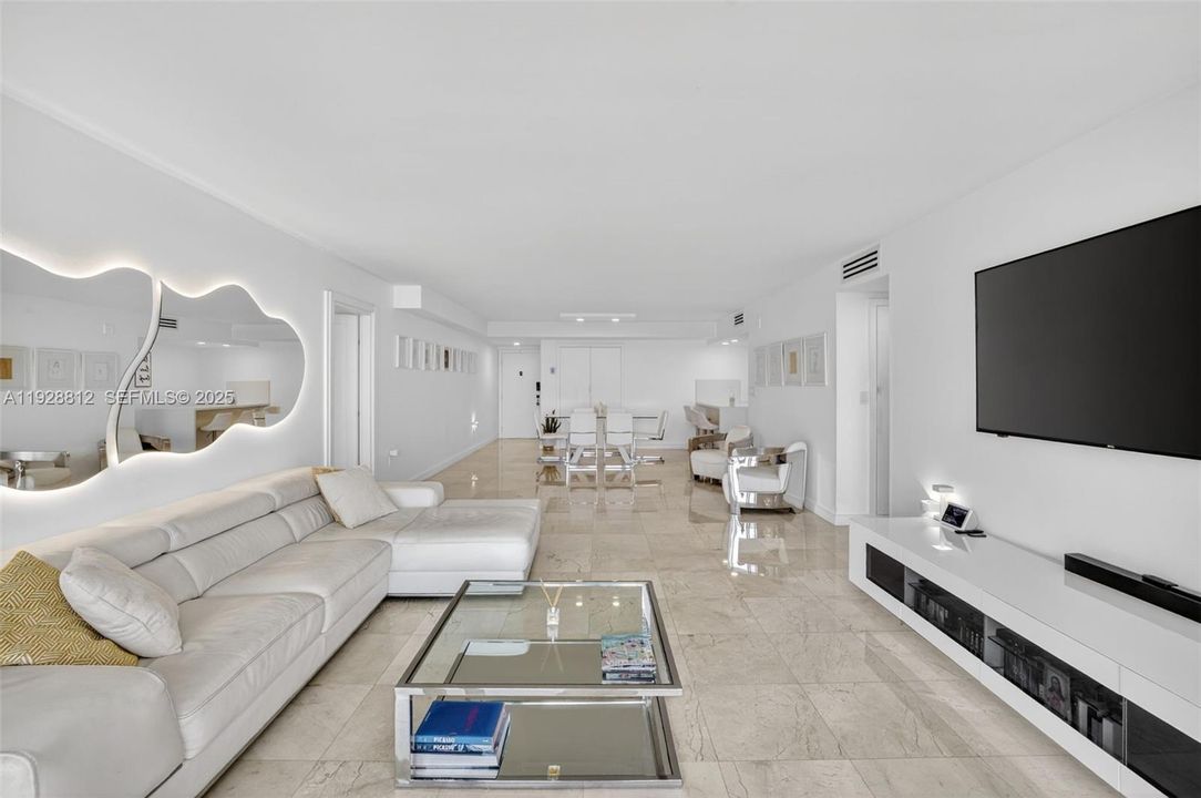 For Sale: $799,000 (2 beds, 2 baths, 1258 Square Feet)