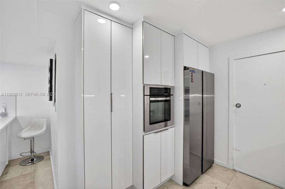 For Sale: $799,000 (2 beds, 2 baths, 1258 Square Feet)