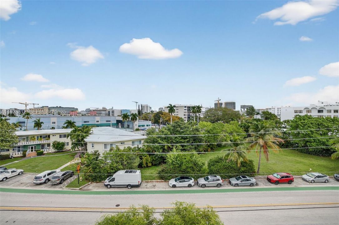 For Sale: $799,000 (2 beds, 2 baths, 1258 Square Feet)