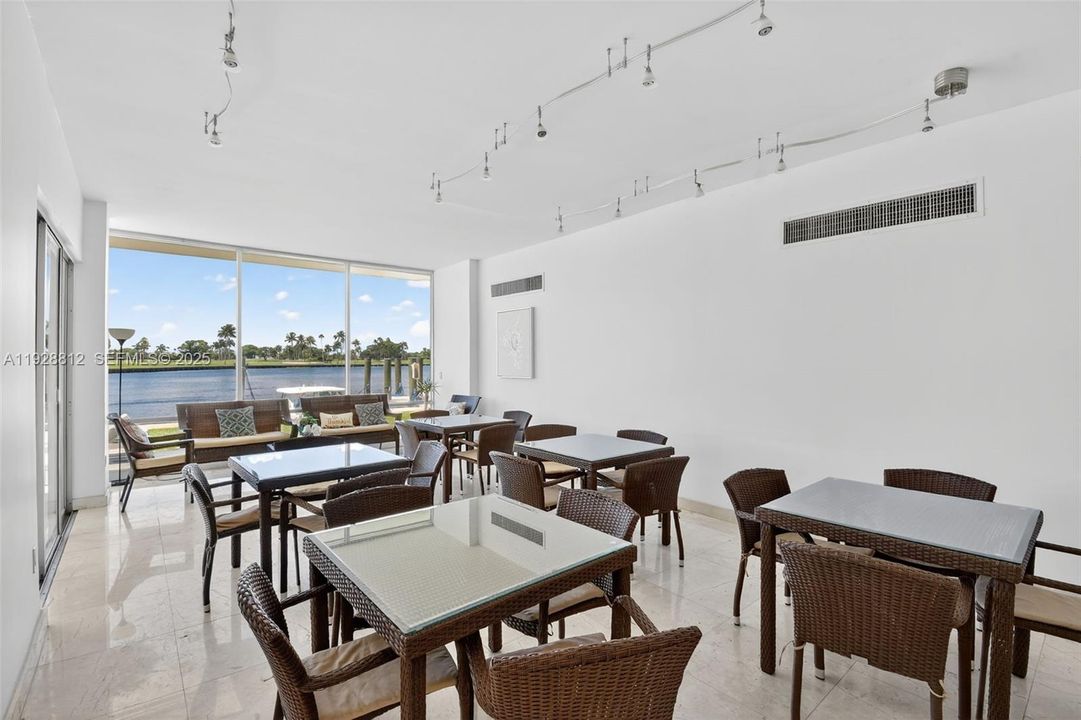 For Sale: $799,000 (2 beds, 2 baths, 1258 Square Feet)