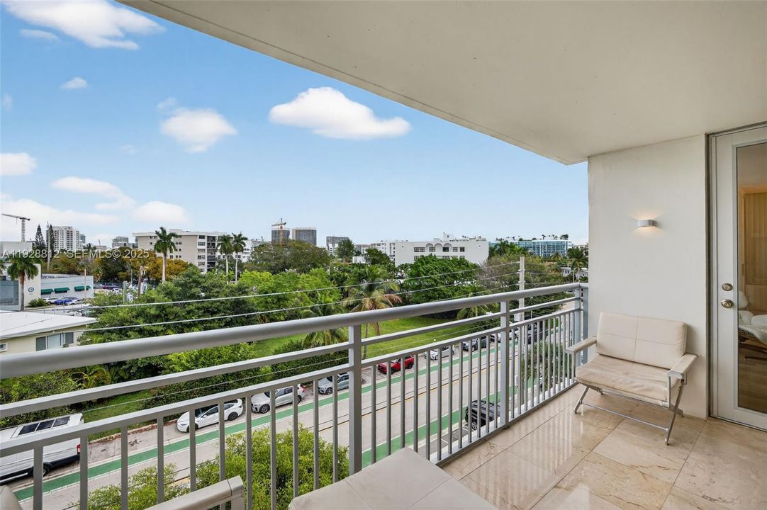 For Sale: $799,000 (2 beds, 2 baths, 1258 Square Feet)