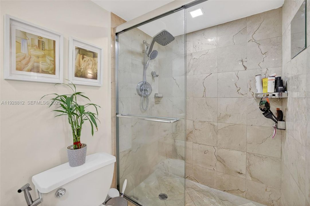 For Sale: $799,000 (2 beds, 2 baths, 1258 Square Feet)