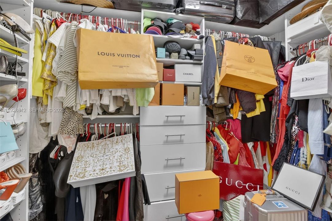 For Sale: $799,000 (2 beds, 2 baths, 1258 Square Feet)