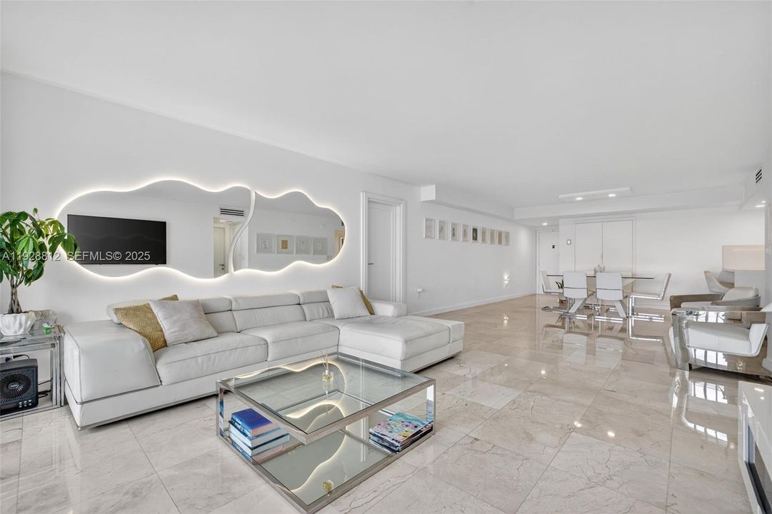 For Sale: $799,000 (2 beds, 2 baths, 1258 Square Feet)